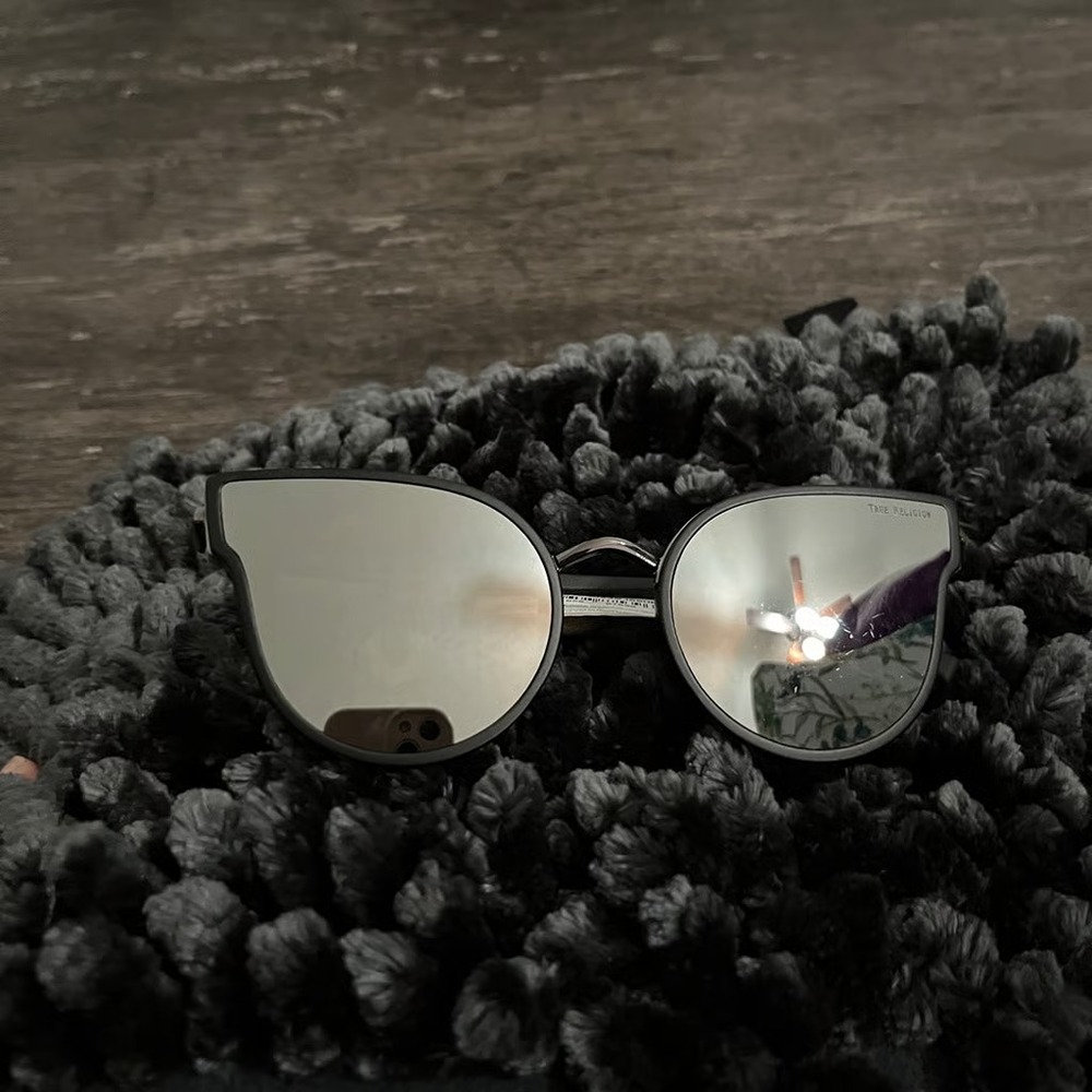 True Religion Sunglasses NWT‎